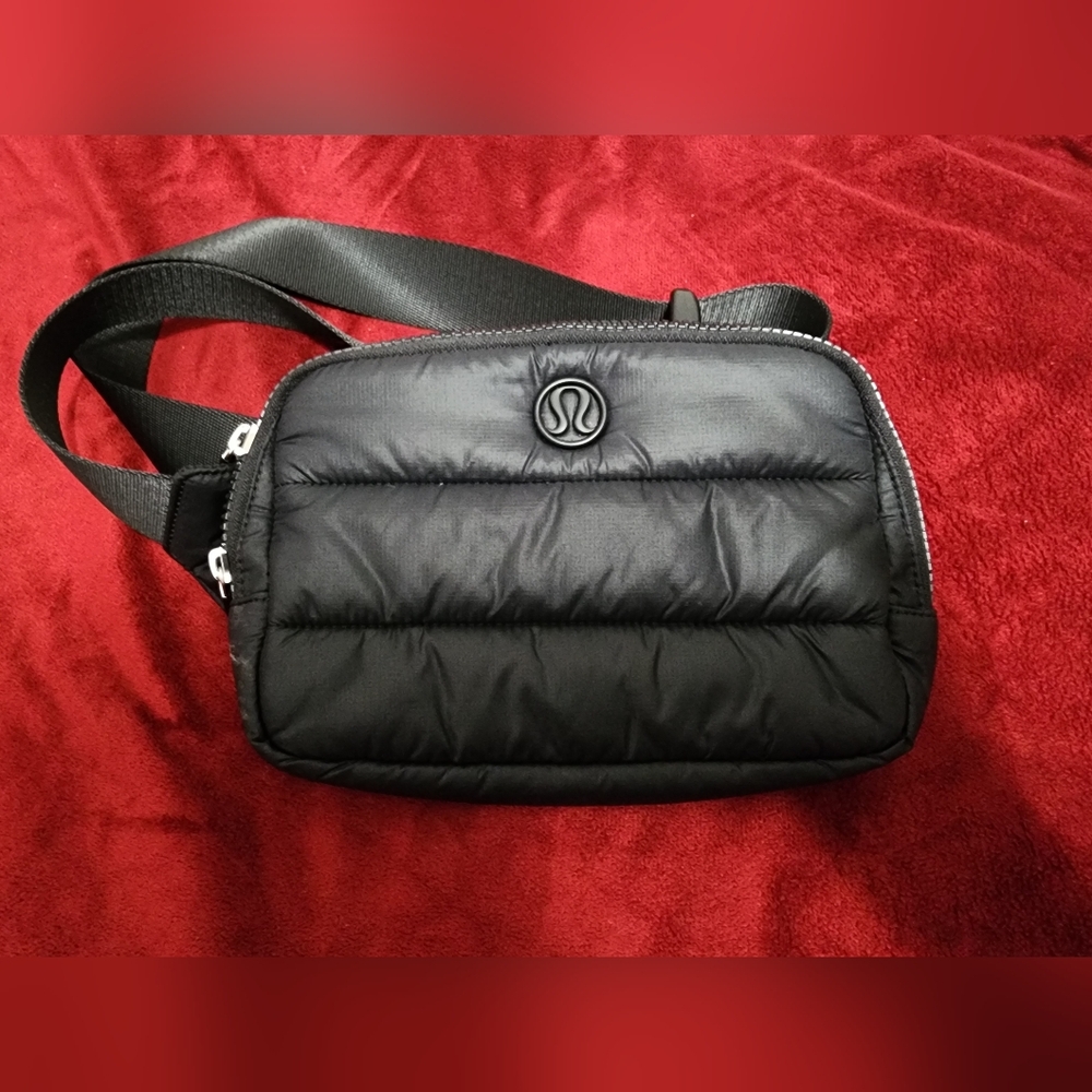 lululemon Everywhere On The Go Wunder Puff Belt Bag